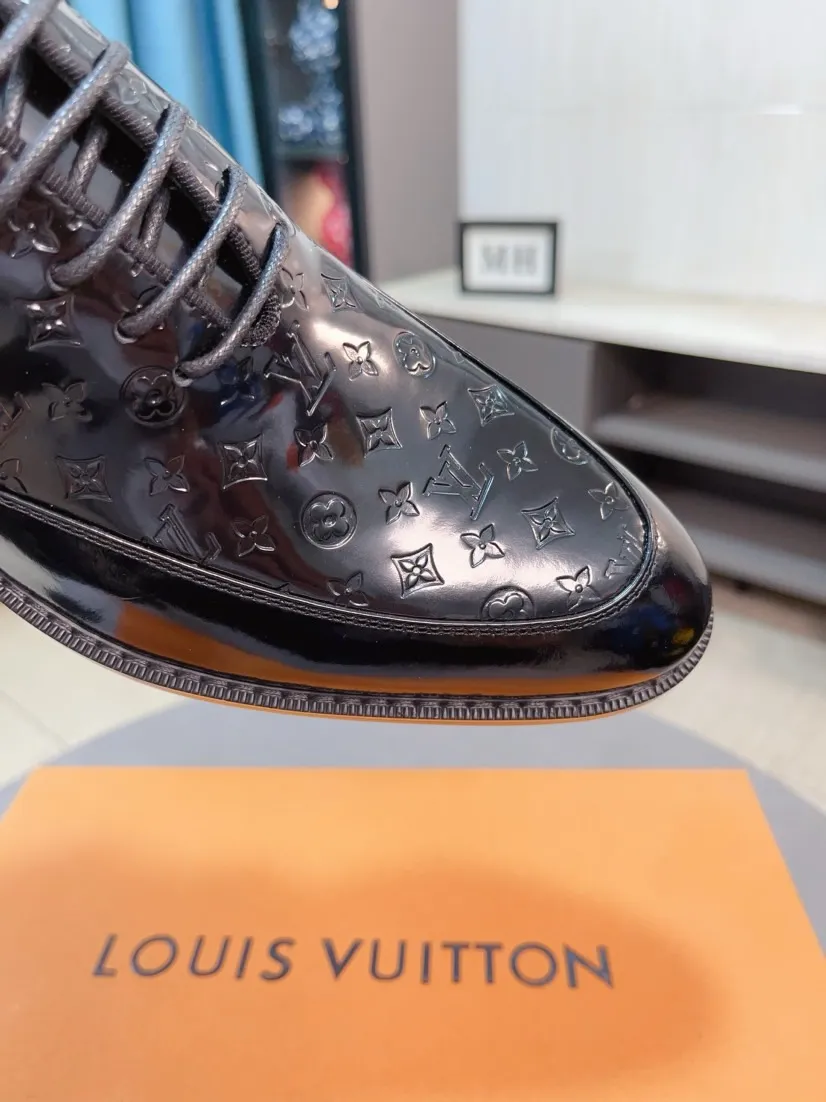 Men's shoes 💰540🌹🌹 [LV] Louis Vuitton's popular casual leather shoes 🎖Fashionable and elegant 🎖🎖Material: Original imported cowhide open edge beads, washed cowhide leather lining, original molded rubber outsole, high-end and classy, ​​elegant quality, instantly transforming into a handsome man ❤❤Standard\nNumber of sizes: 39-44, 38 45 46 customized